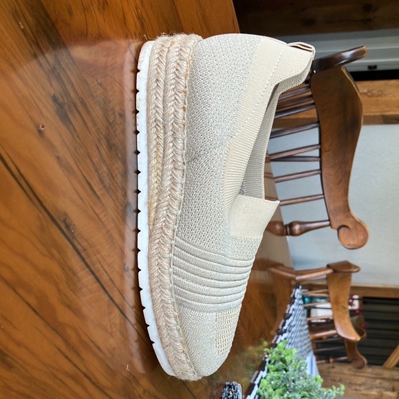 ADRIENNE VITTADINI NIKO KNIT ESPADRILLE Sz 7.5 M - Picture 2 of 2